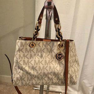 Michael Kors chain tan shoulder purse